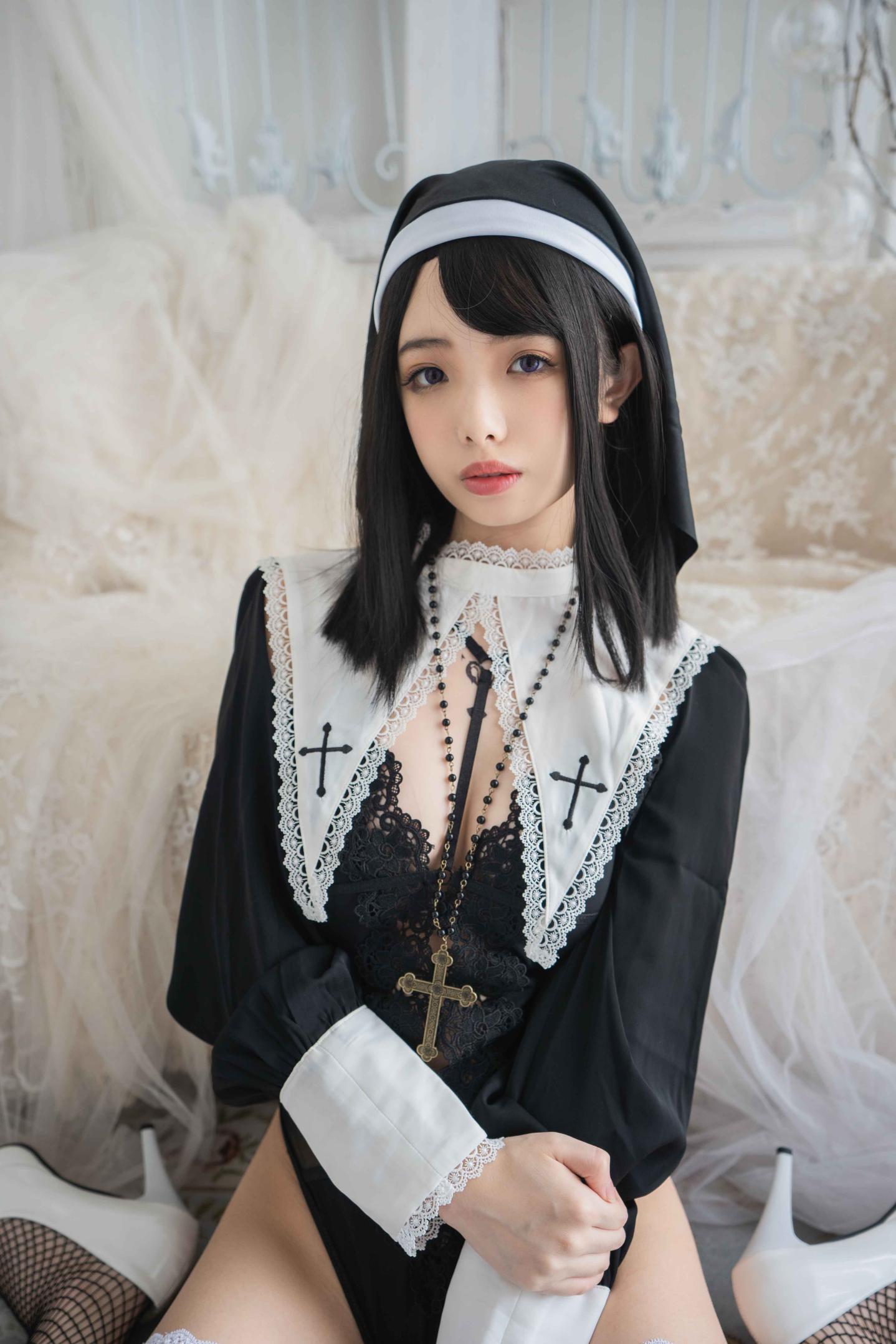 [雯妹不讲道理]NO.029雯妹危险祈祷修女插图2